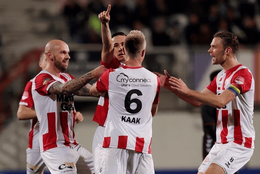 球迷们期待 球迷们期待